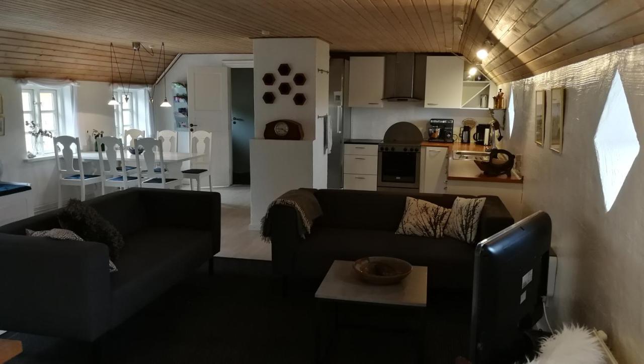 Faedrelandet Ferielejlighed & Turridning Laeso Esterno foto